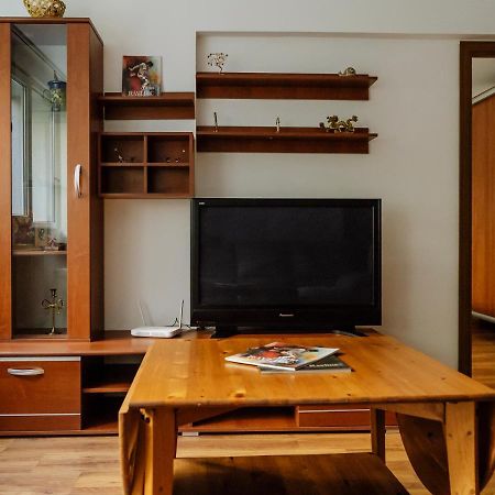 Old Town Historic Apartment With Backyard Mini Park Букурещ Екстериор снимка