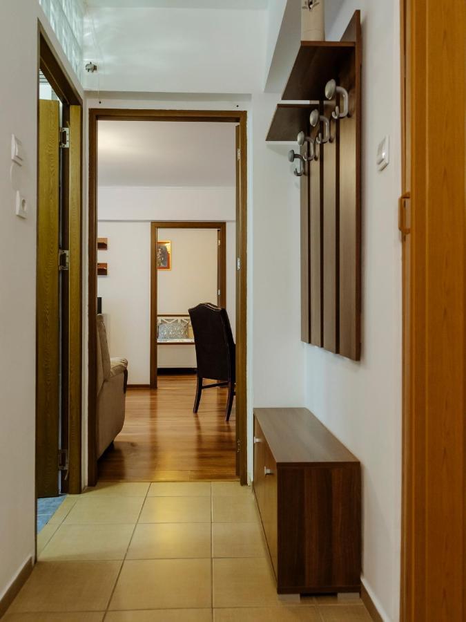 Old Town Historic Apartment With Backyard Mini Park Букурещ Екстериор снимка