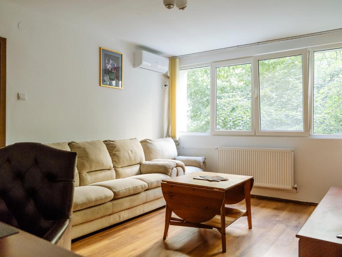 Old Town Historic Apartment With Backyard Mini Park Букурещ Екстериор снимка