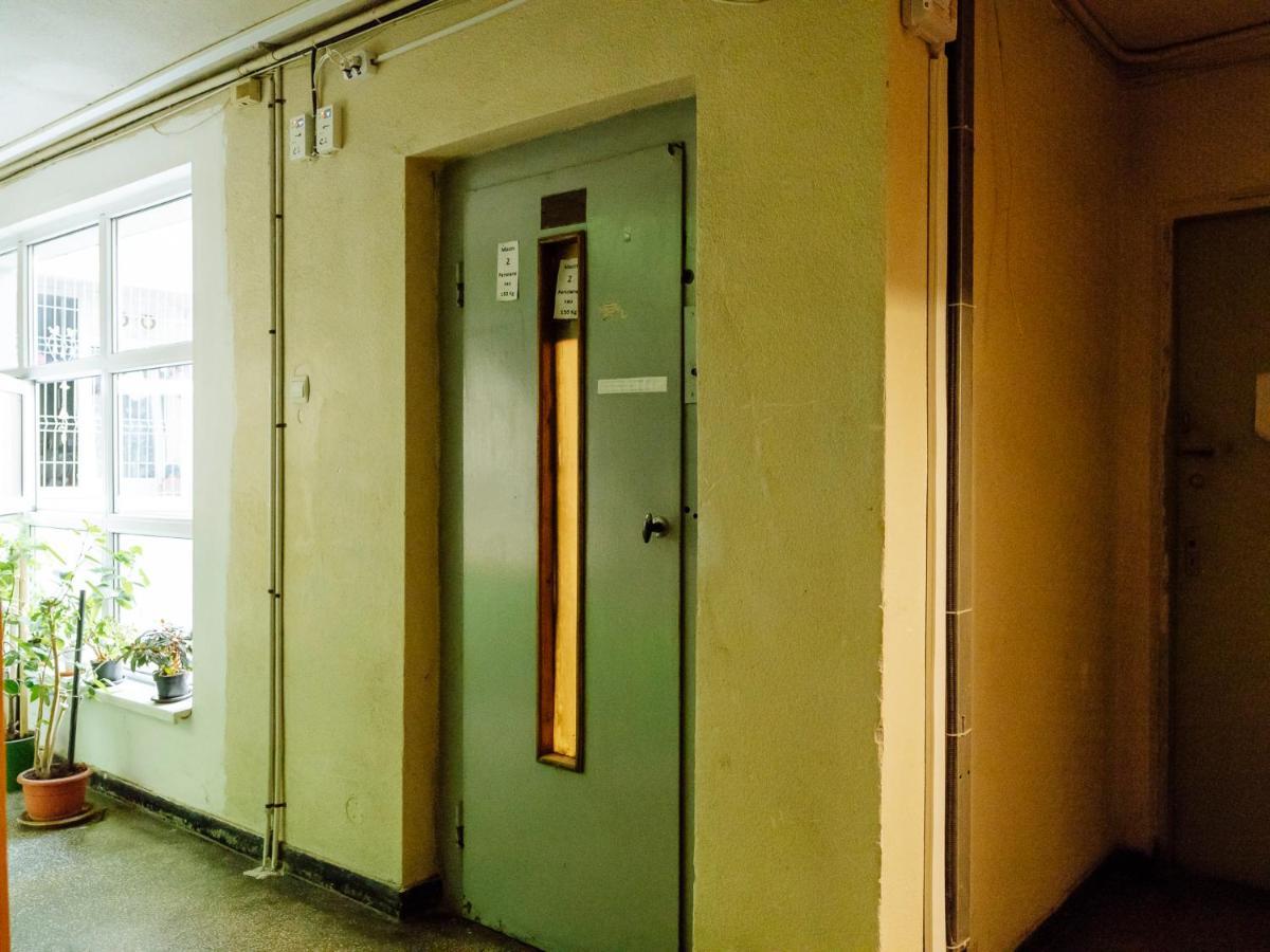 Old Town Historic Apartment With Backyard Mini Park Букурещ Екстериор снимка